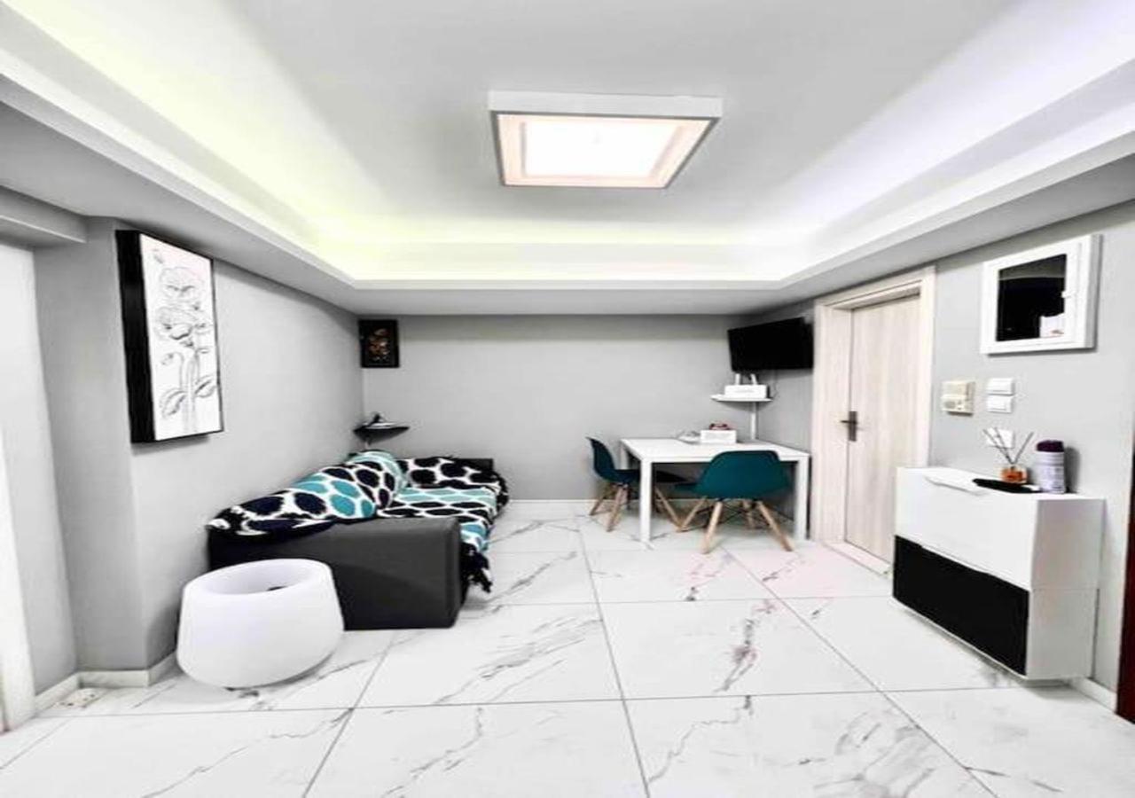 Appartamento Cozy Apart In Heart Of Athens/Panathenaic Stadium Esterno foto